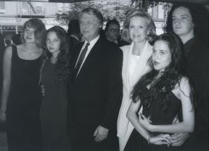 Mike Nichols , Diane Sawyer and family 1991, NY.jpg